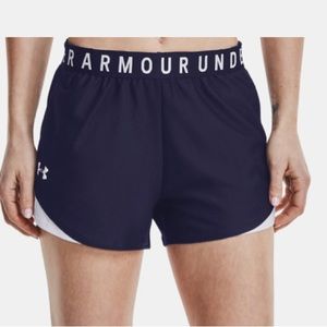 Under Armour Athletic Shorts Navy Blue - Women 
Size S